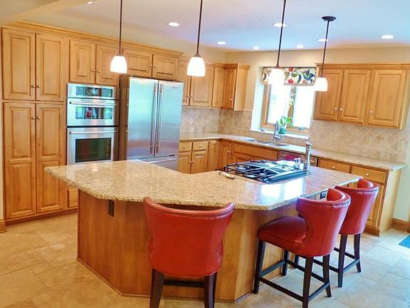 3rd image of 6181 Deeside Dr