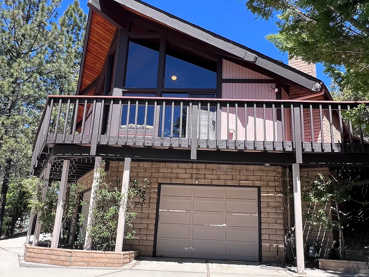 3 bed, 2400 sqft, $3,445 — Photo 2