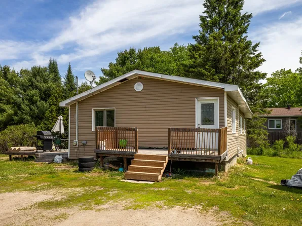 11 Chemin Des Chardons Oval, Val Des Monts, QC J8N 2V3
