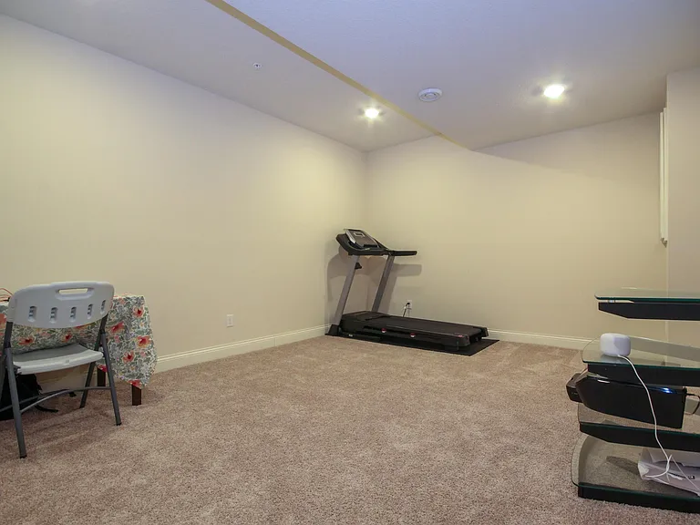 18170 Glassfern Ln — Photo 24