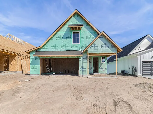 404 N Cottage Ct, Whitehall, MI 49461