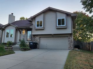 5564 N 131st St, Omaha, NE 68164