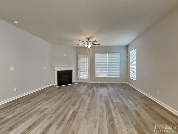 3rd image of 137 Emporia Loop
