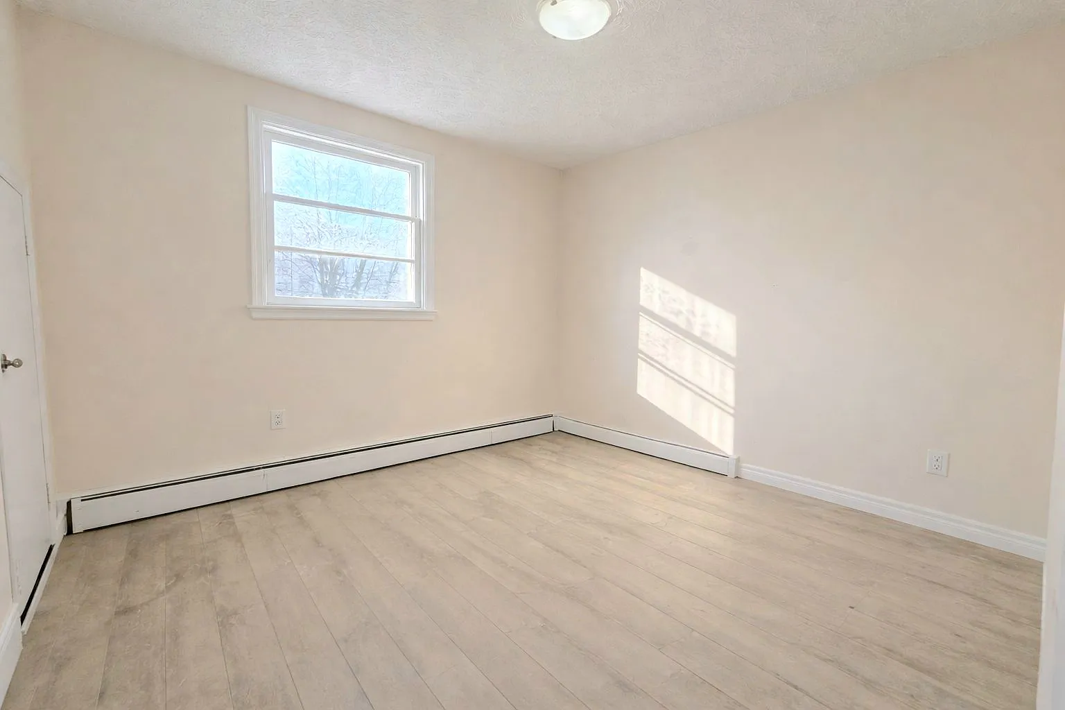2 bed, $1,350 — Photo 2