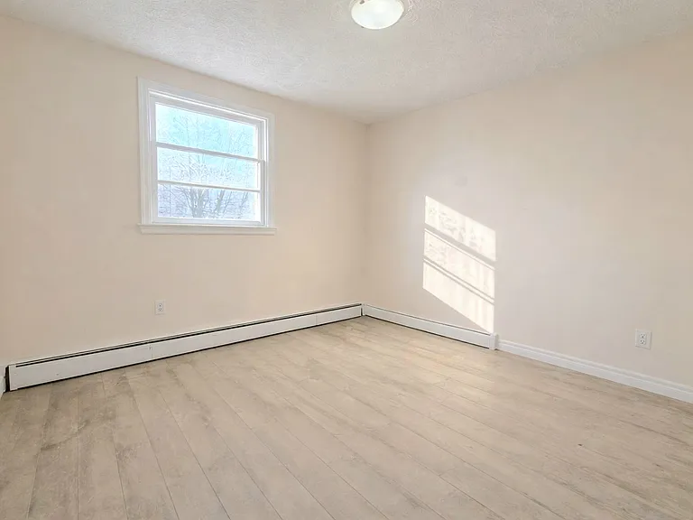 75 Douglas Ave — Photo 2