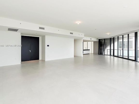 3rd image of 1000 Biscayne Blvd Unit 2002