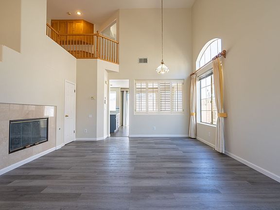 2nd image of 1109 Camellia Ct