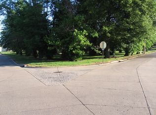 909 Tanner St, Sikeston, MO 63801