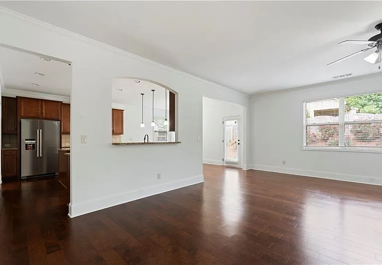 2080 Red Barn Ct — Photo 8