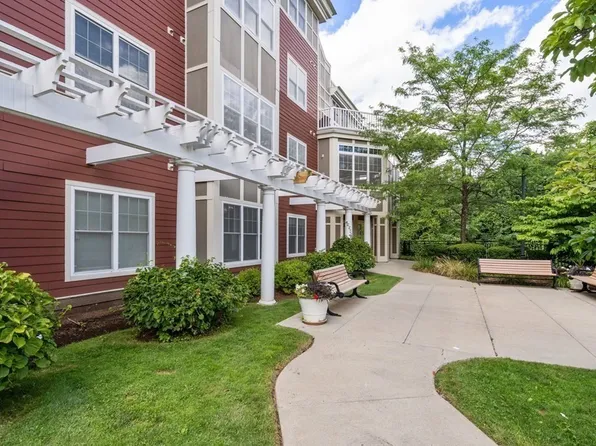 35 Commonwealth Ave APT 111, Newton, MA 02467