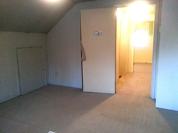 5th image of 120 Floyd Ave