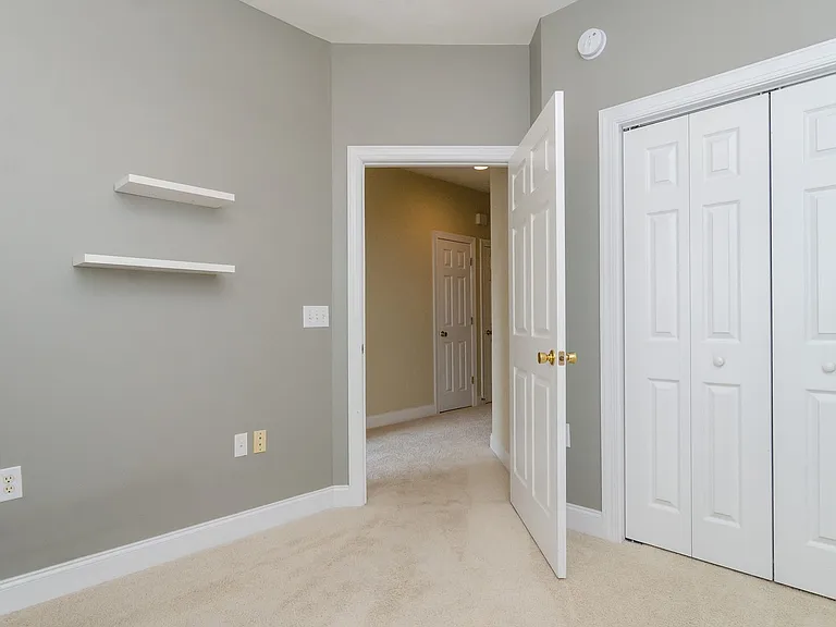 204 Hilliard Ct — Photo 19
