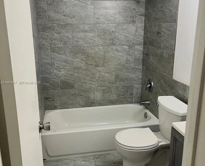 89 Berkshire E #89-D — Photo 11