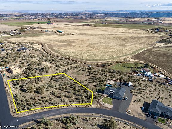 3rd image of LOT 8 NE Hilltop Ln