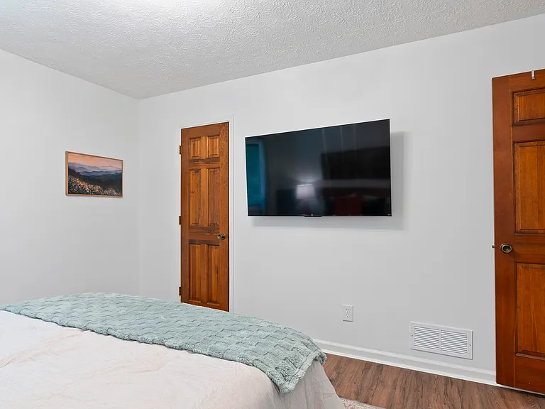 420 Cedar Ln — Photo 28