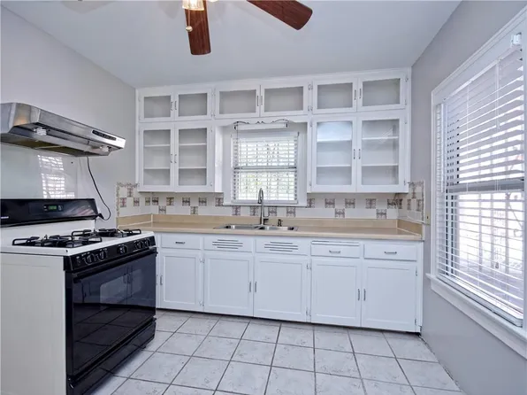 2710 Willow St, Austin, TX 78702