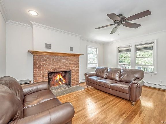4th image of 6 Cedar Ln