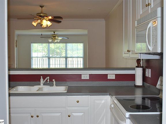 4th image of 914 Crestwyck Ln