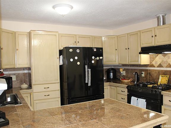 3rd image of 3039 NW 52nd Pl