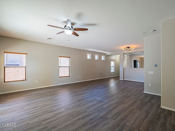 5th image of 425 W Calle Sombra Linda