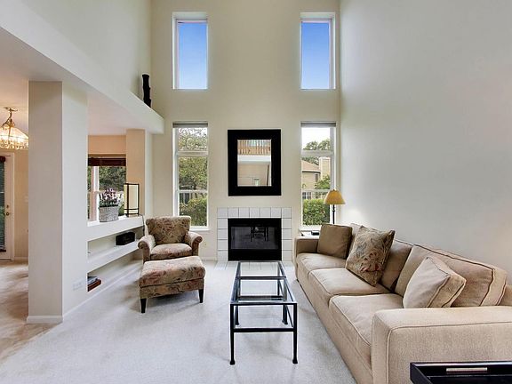 5th image of 340 S Jewel Ct