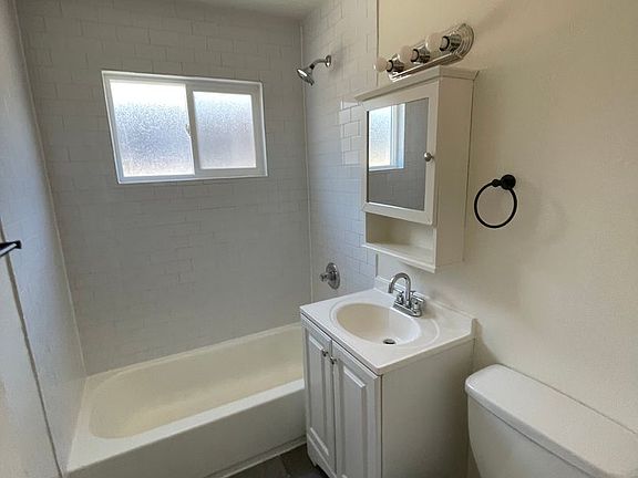 5th image of 2363 Humboldt Ave #5
