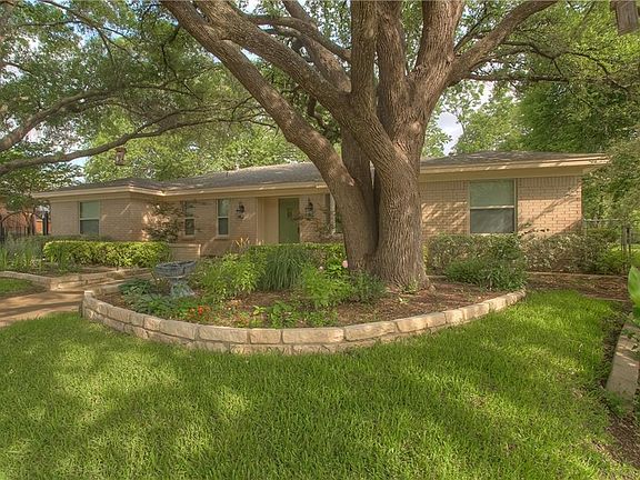 2nd image of 3904 Dawn Dr