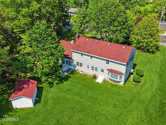 4th image of 11 Jumping Brook Road