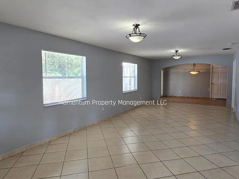 1708 E Genesee St — Photo 3