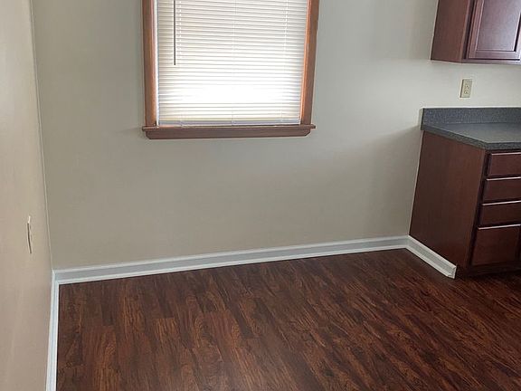 5th image of 817 Gary Ave