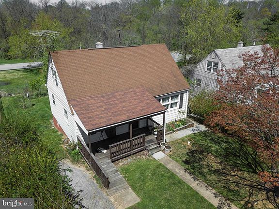 5th image of 810 Cliffedge Rd
