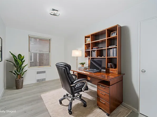 221 Mcdonald Avenue image 12 of 13