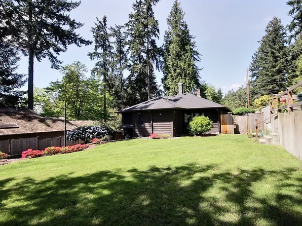10609 SE 32nd St, Bellevue, WA 98004
