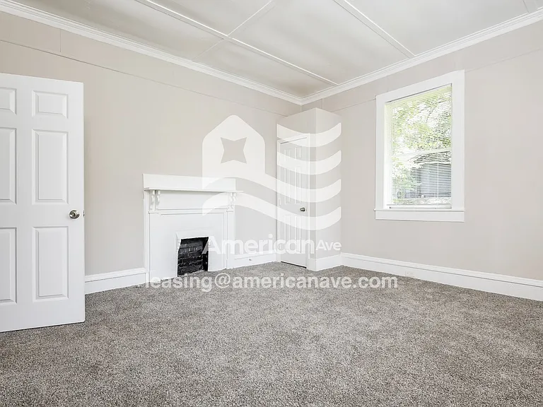 676021_004_wm_-_living_room_12886988.jpg
