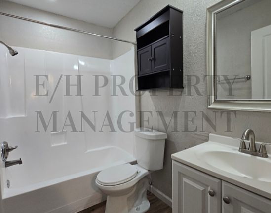5th image of 3037 N Jackson Ave #4
