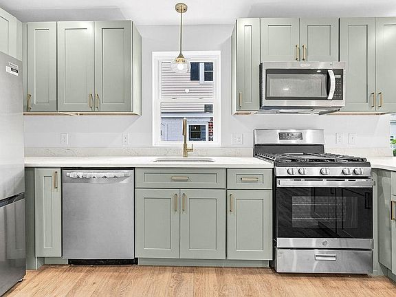 4th image of 116 Langdon St