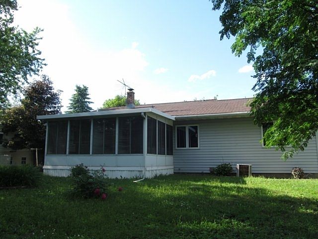 1st image of 1409 Brady St