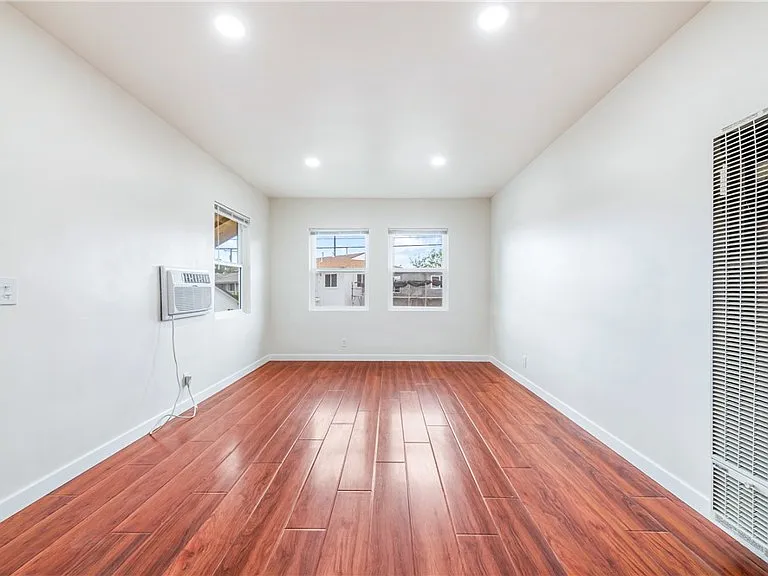 5863 Whitnall Hwy #4 — Photo 2