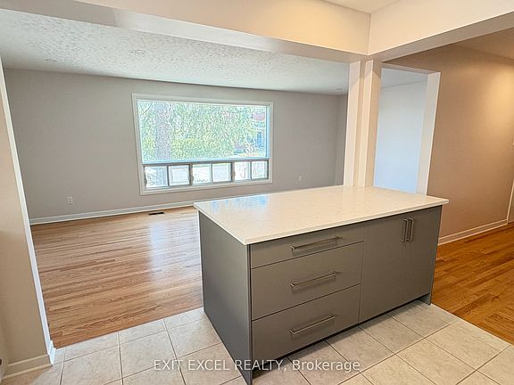 5th image of 816 Dundee Ave #1