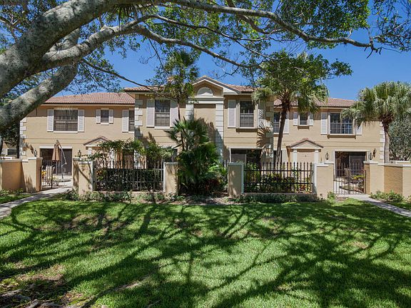 Prestwick Cir Palm Beach-large-002-IMG 3