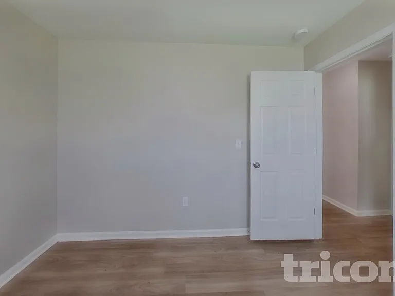 1221 Grace Ct — Photo 13