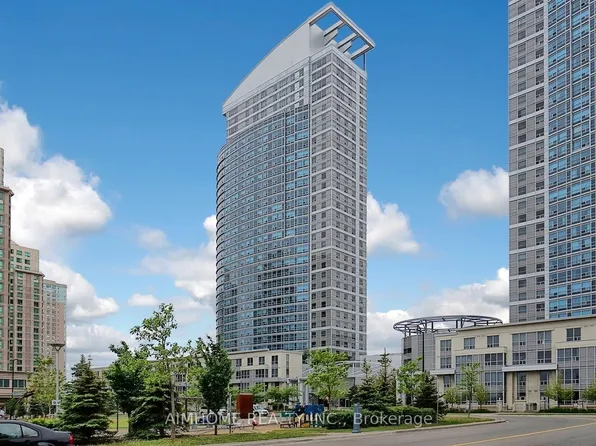 36 Lee Centre Dr #Penthouse 105, Toronto, ON M1H 3K2