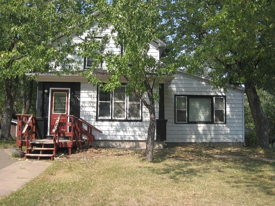 115 17th Ave W