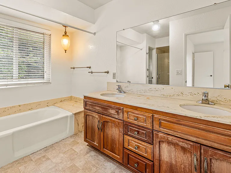 8766 Glenira Ave — Photo 19