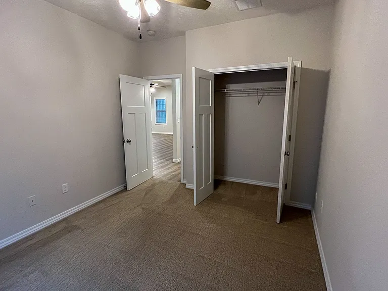 3021 W Cardinal St — Photo 16