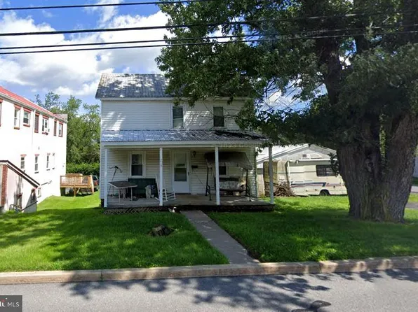 215 S Main St, Pleasant Gap, PA 16823