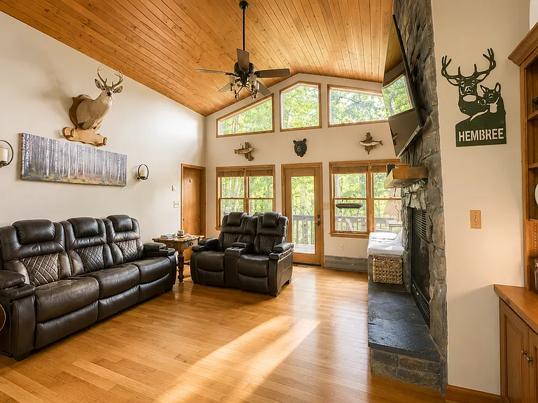 252 McGuffey Ridge Rd — Photo 4