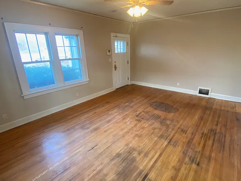4525 Hillside St — Photo 3