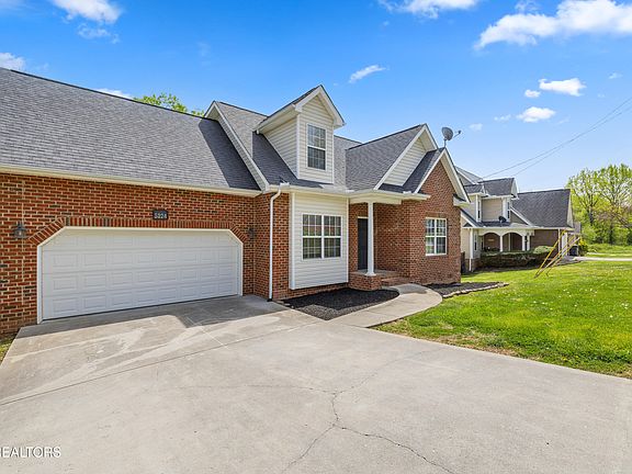 3rd image of 3024 Pinex Ln