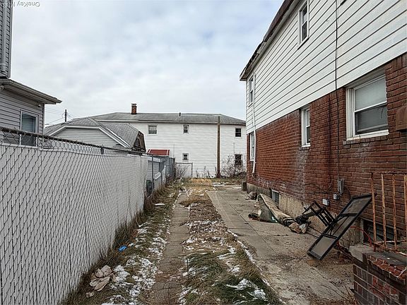 5th image of 13526 219th Street